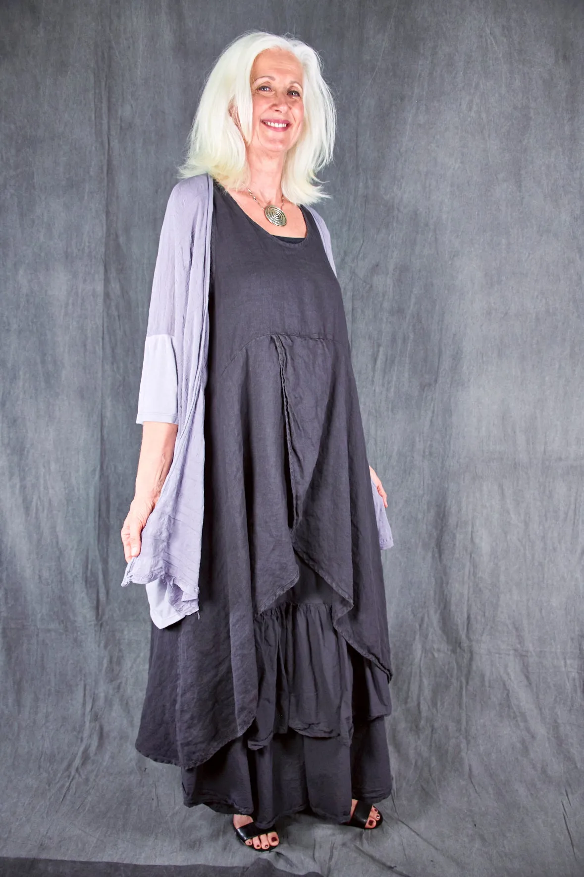 6214A  Tulip Midlayer Black Sand-U