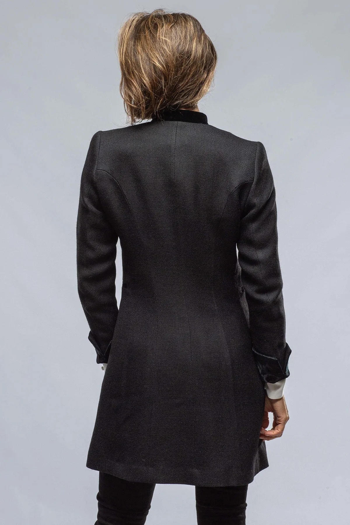 Alberca Short Medallion Coat In Black