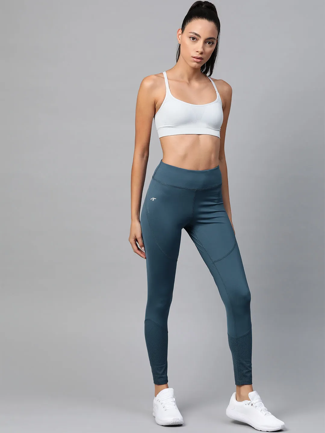 Alcis Women Teal Blue Printed Detail Cropped Tights