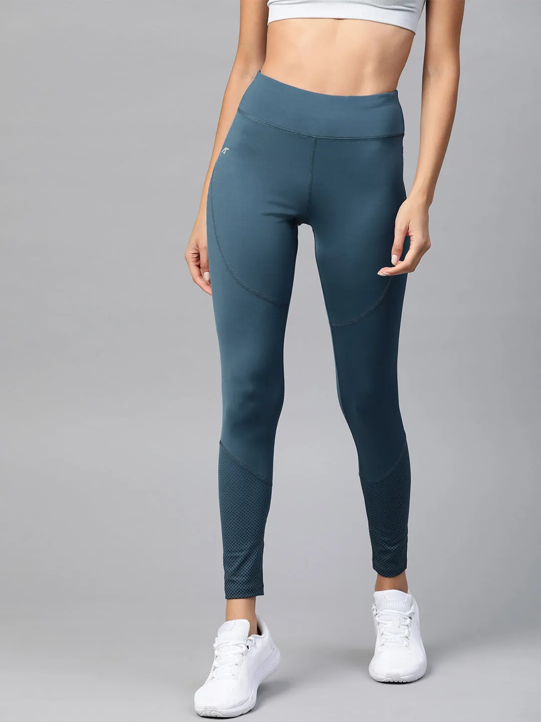 Alcis Women Teal Blue Printed Detail Cropped Tights
