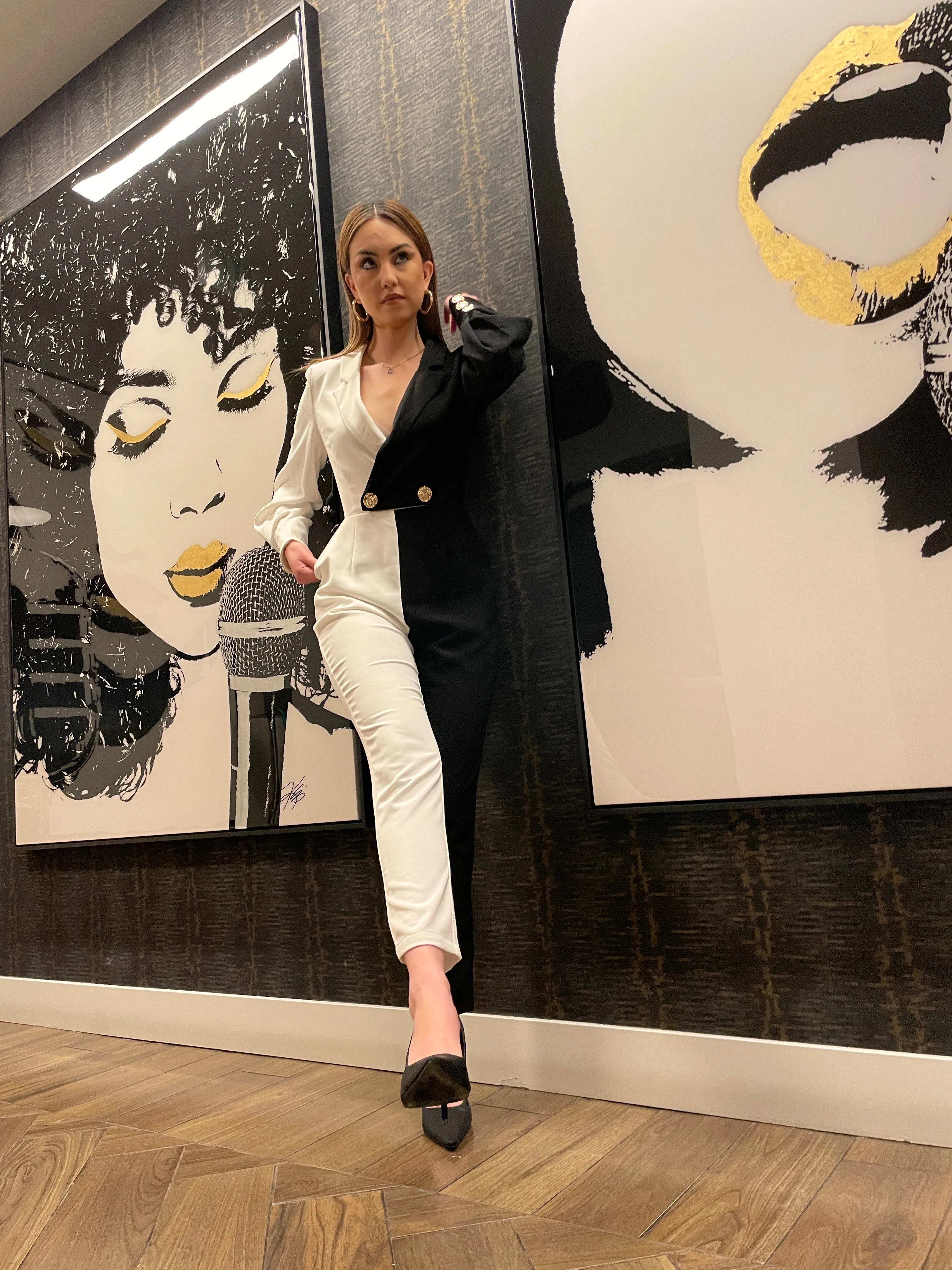 Barbara Black & White Suite