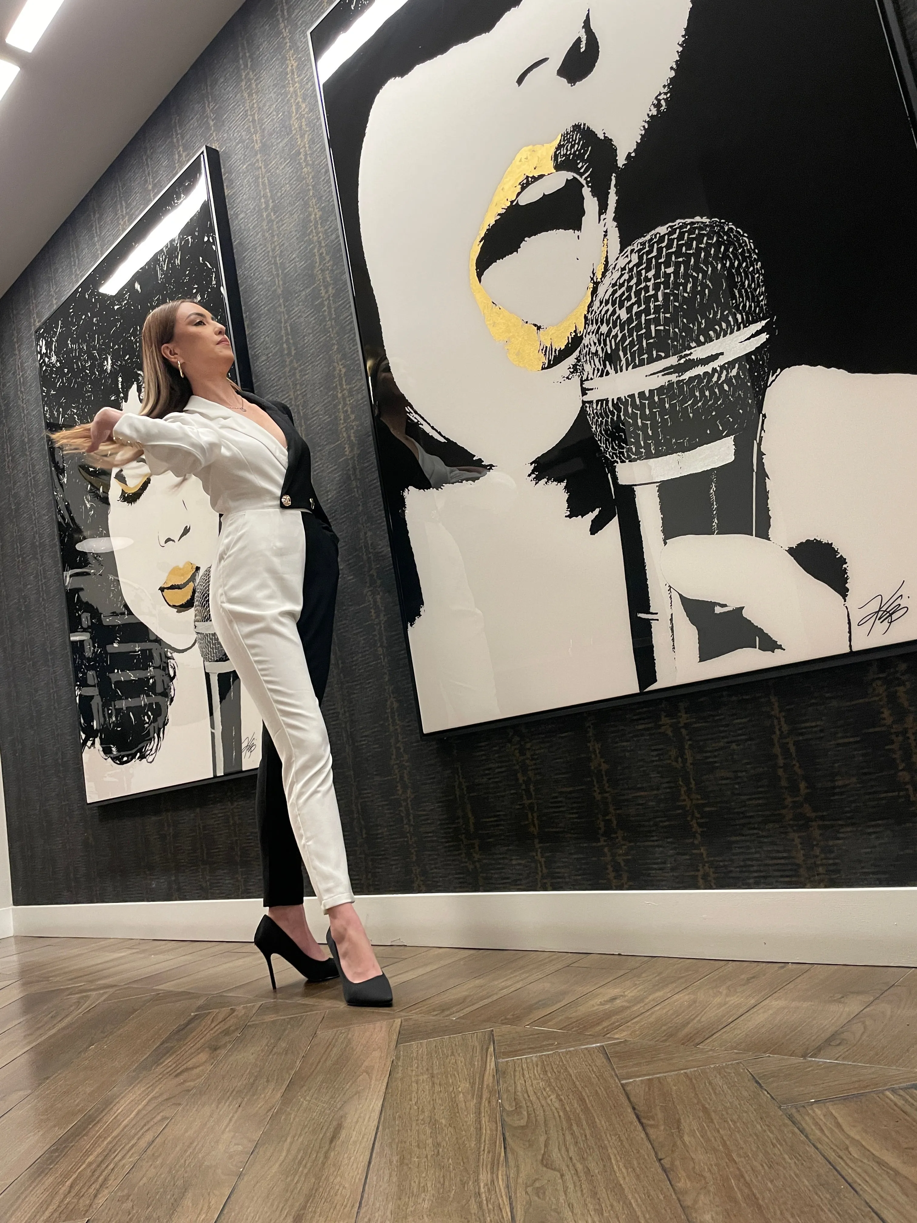 Barbara Black & White Suite