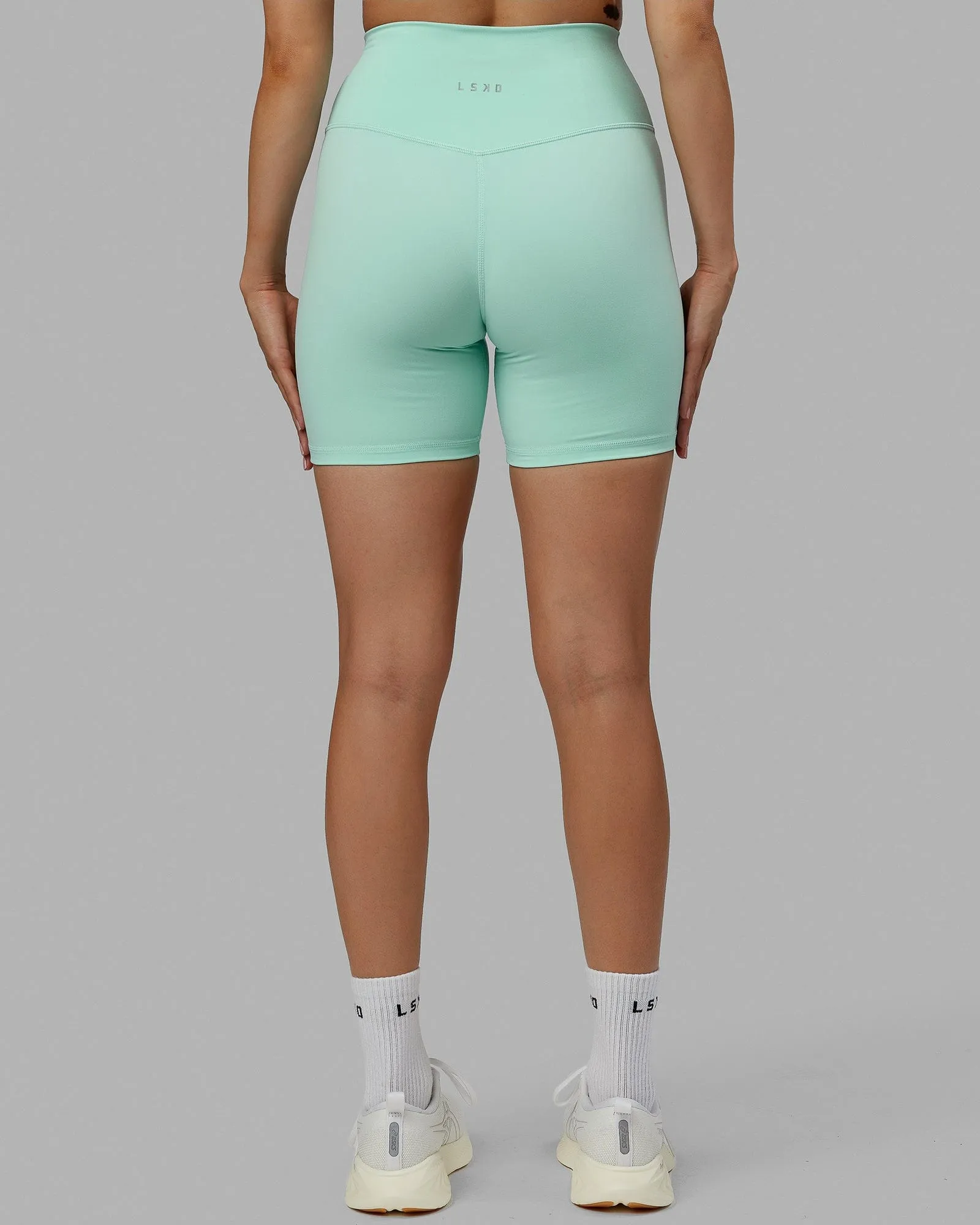 Base 2.0 Mid Short Tights - Pastel Turquoise