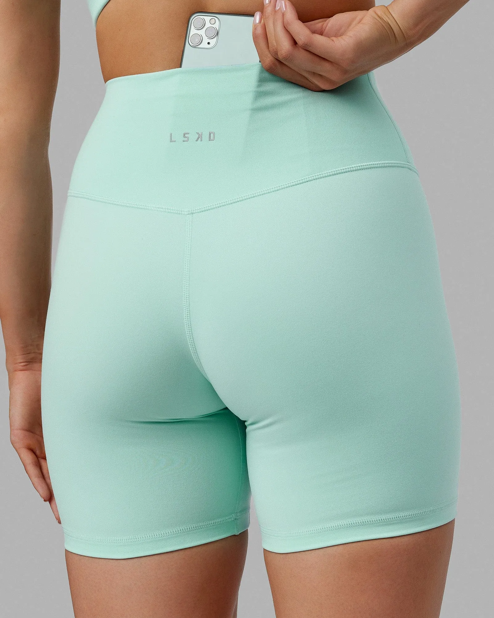 Base 2.0 Mid Short Tights - Pastel Turquoise