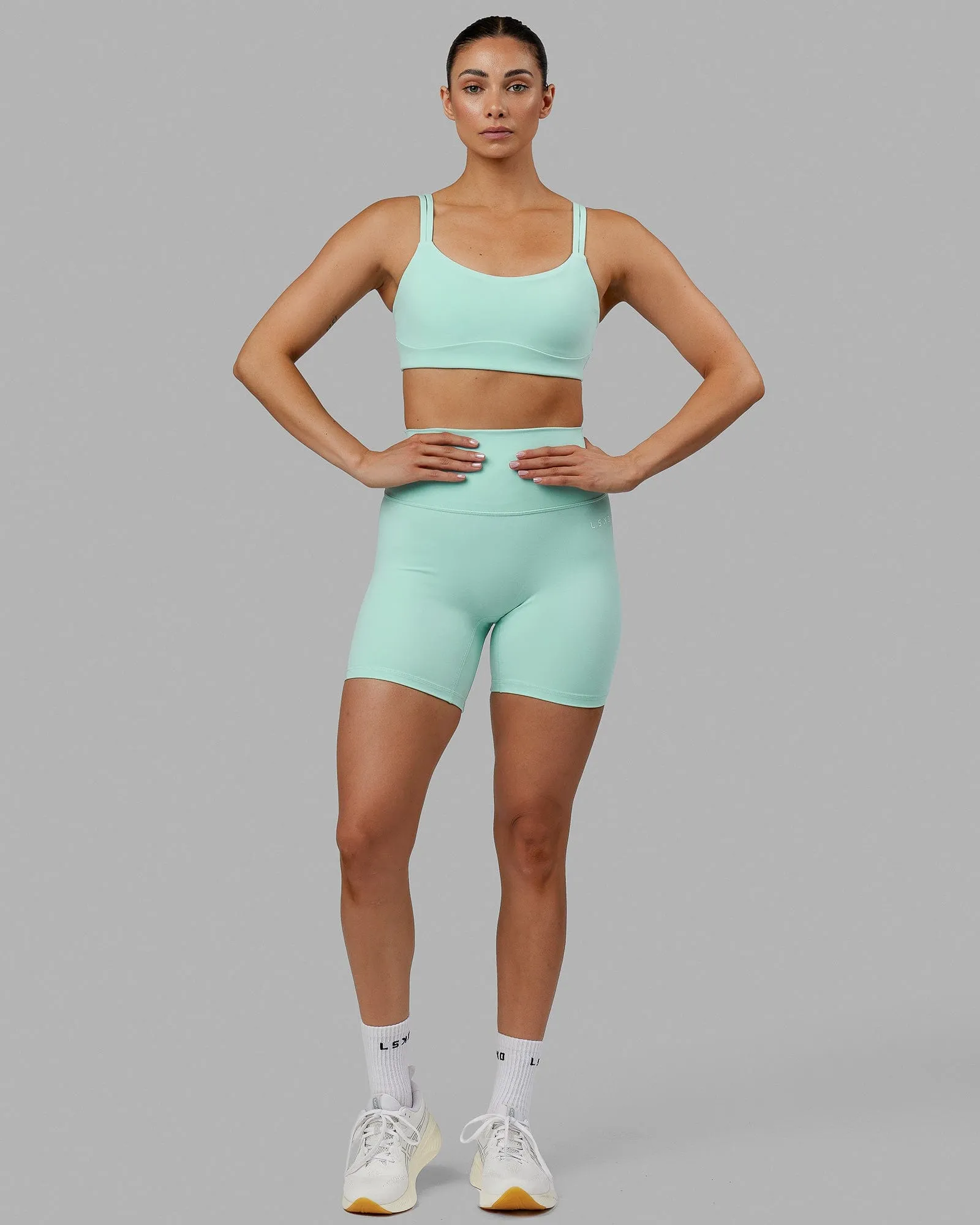 Base 2.0 Mid Short Tights - Pastel Turquoise
