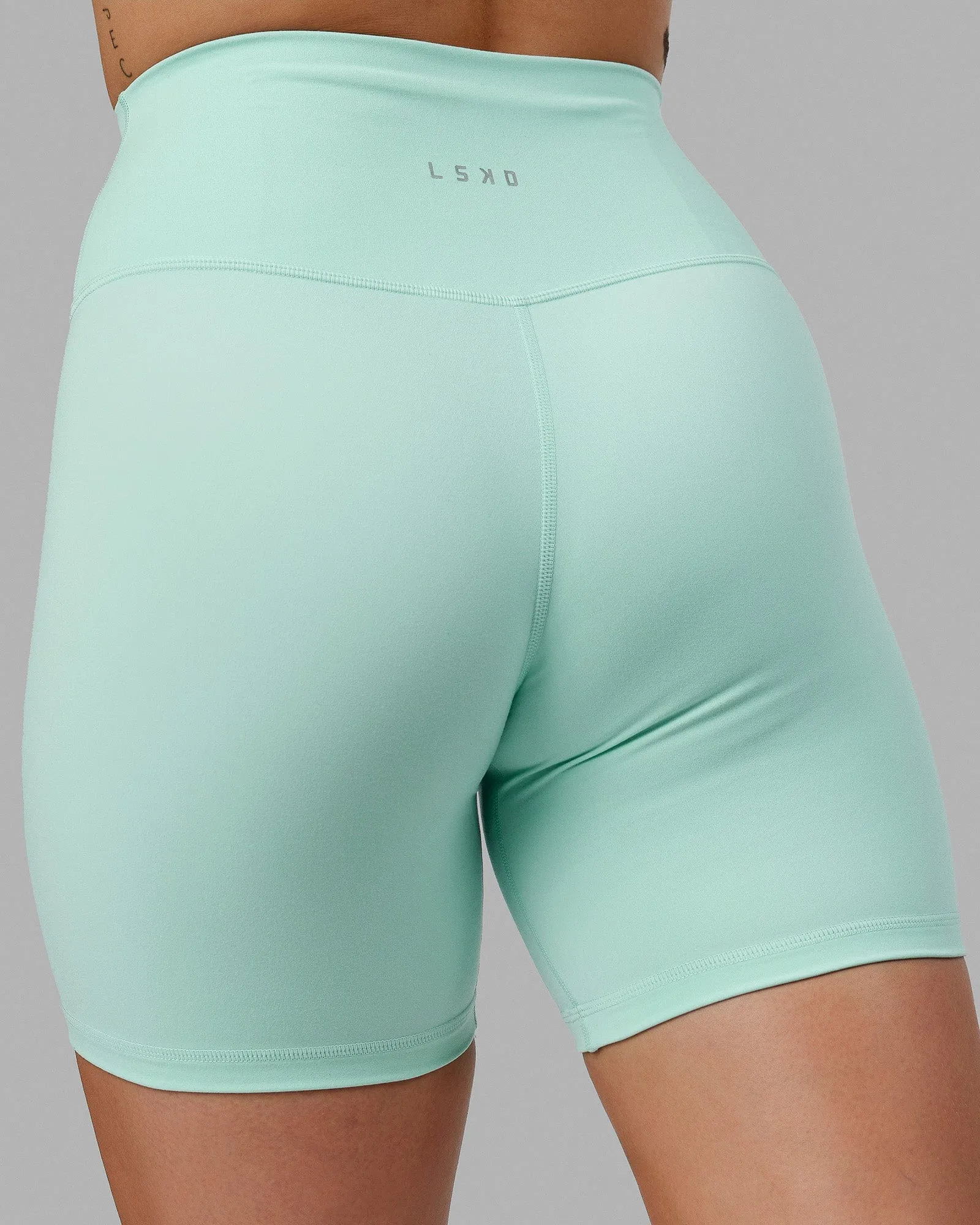 Base 2.0 Mid Short Tights - Pastel Turquoise