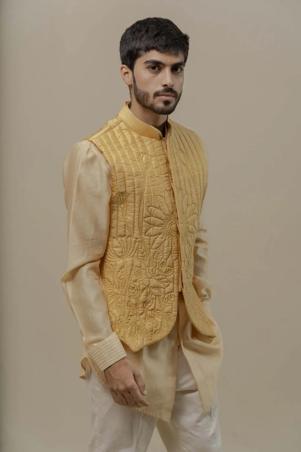 CREAM HANDQUILTED SILK HALF JACKET