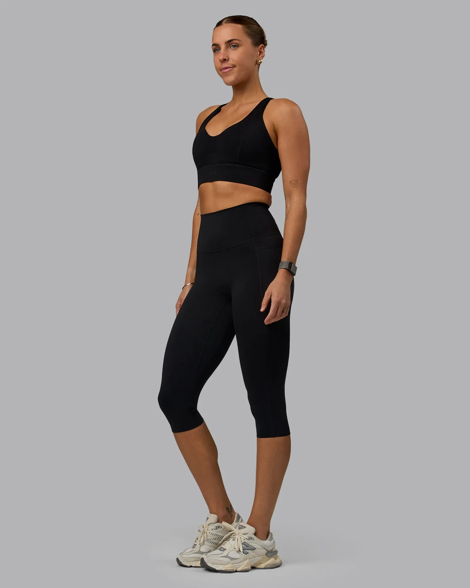 Elixir 3/4 Length Tight With Pockets - Black
