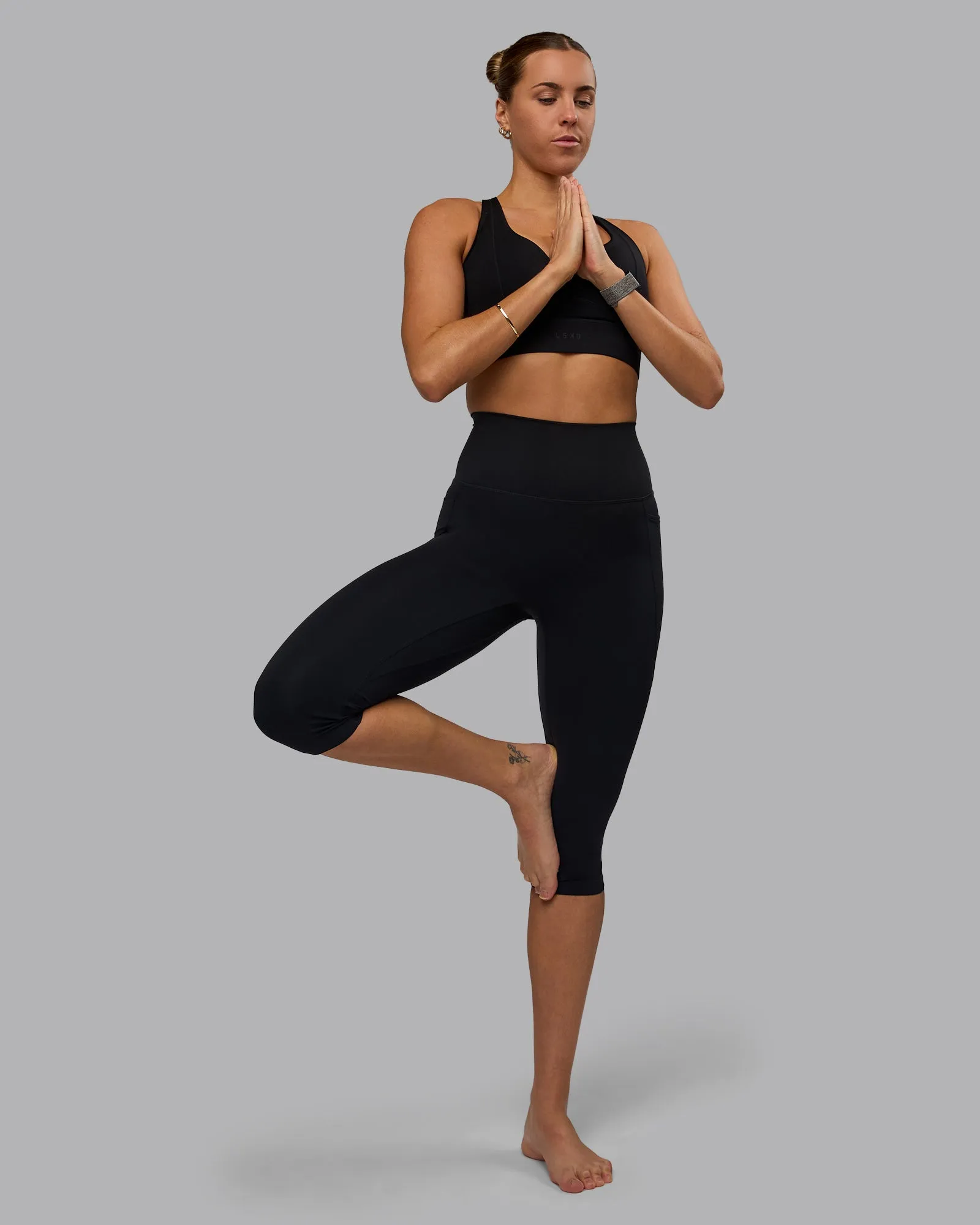 Elixir 3/4 Length Tight With Pockets - Black