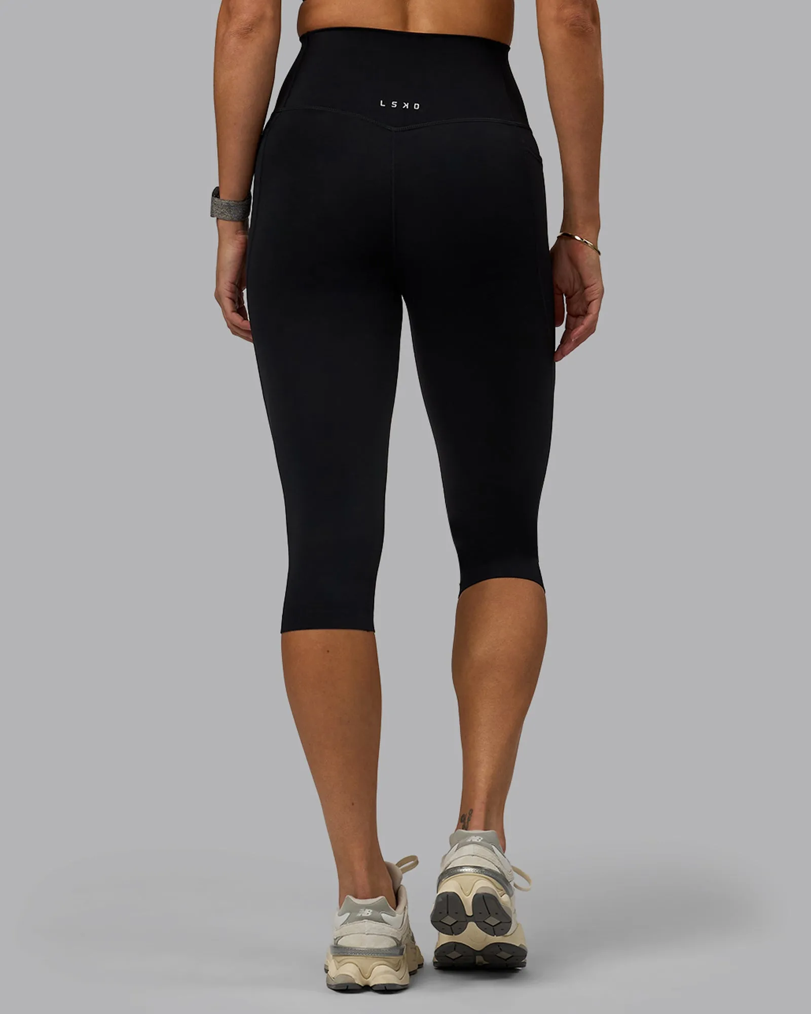 Elixir 3/4 Length Tight With Pockets - Black