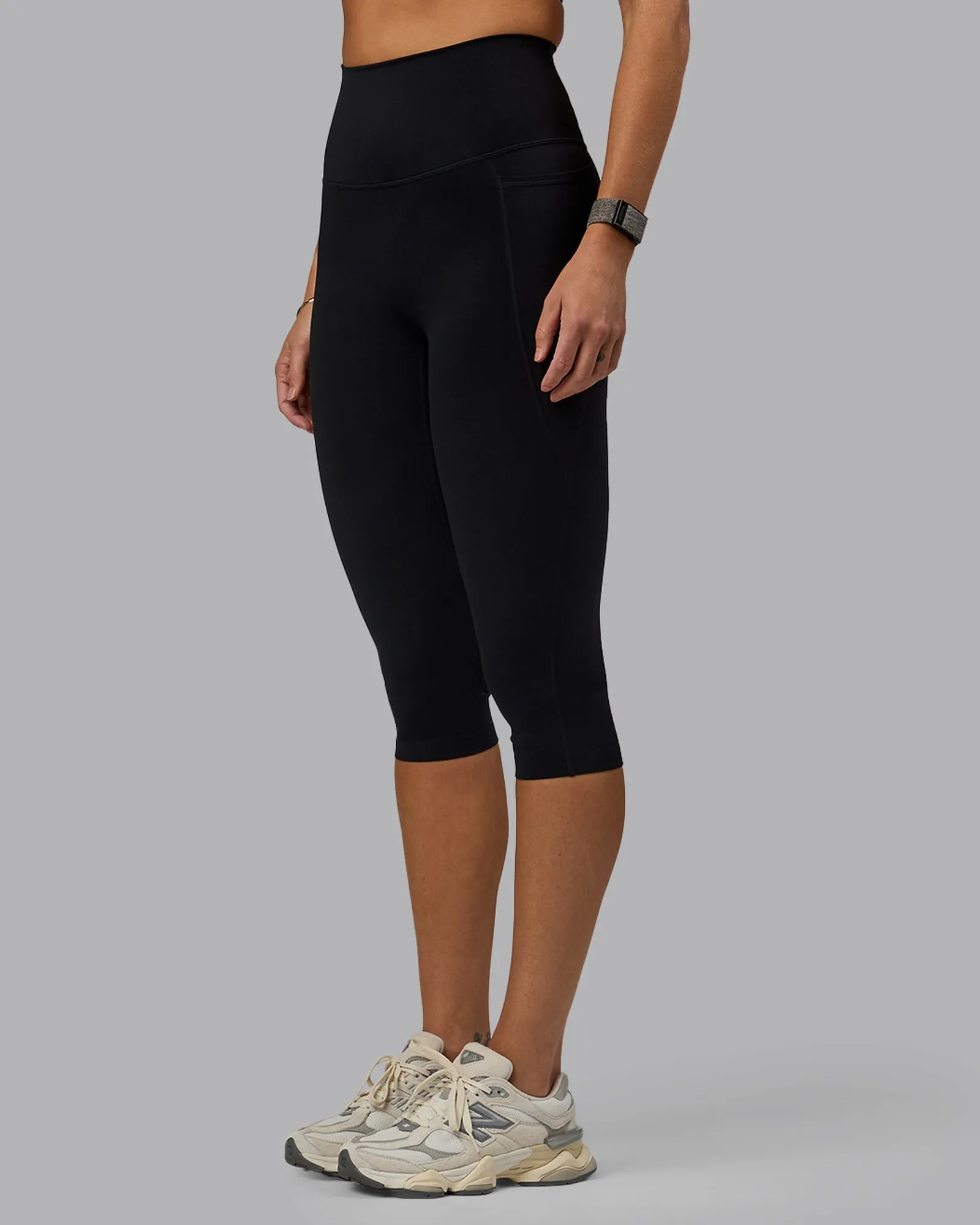 Elixir 3/4 Length Tight With Pockets - Black