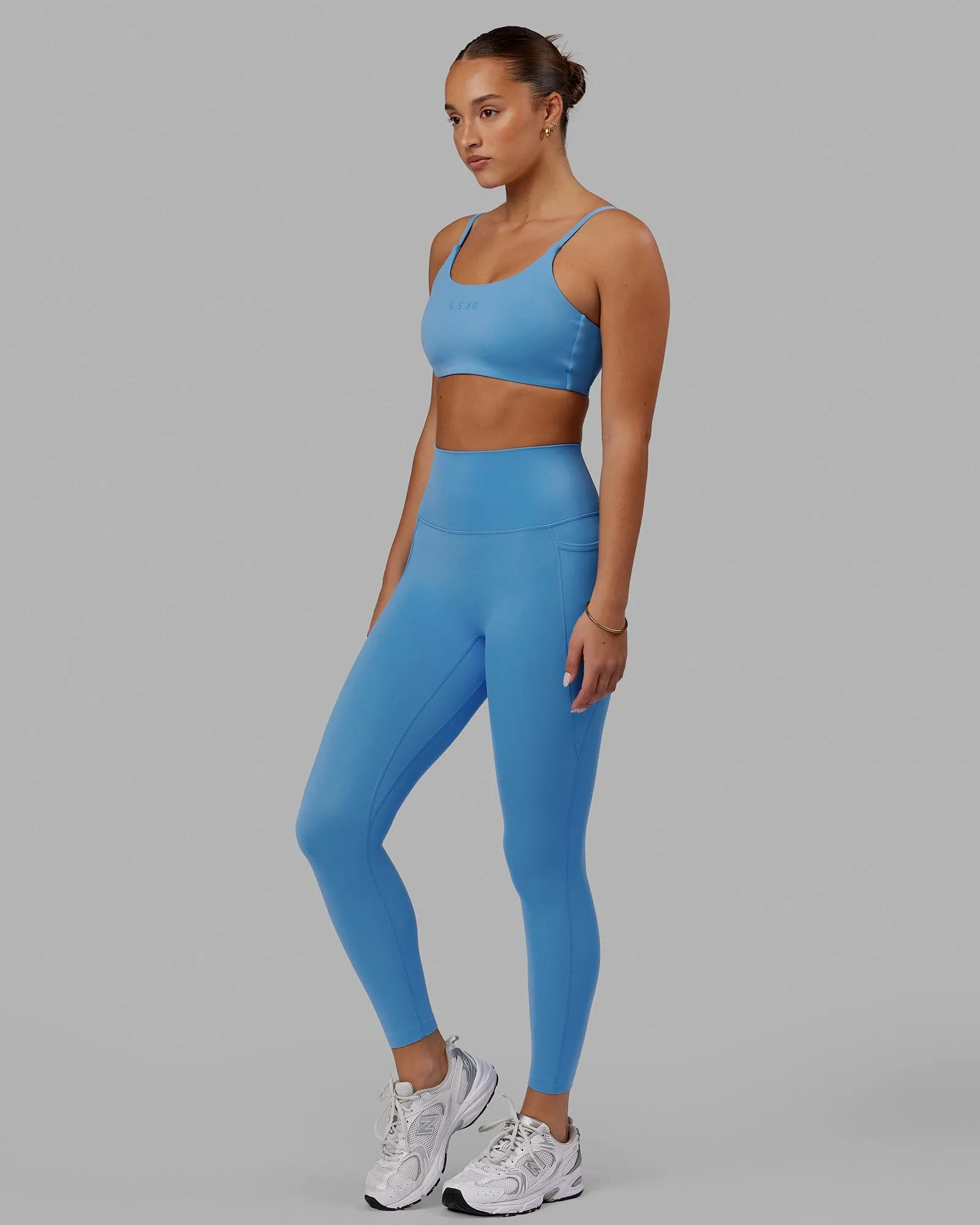 Elixir 7/8 Length Tight With Pockets - Azure Blue