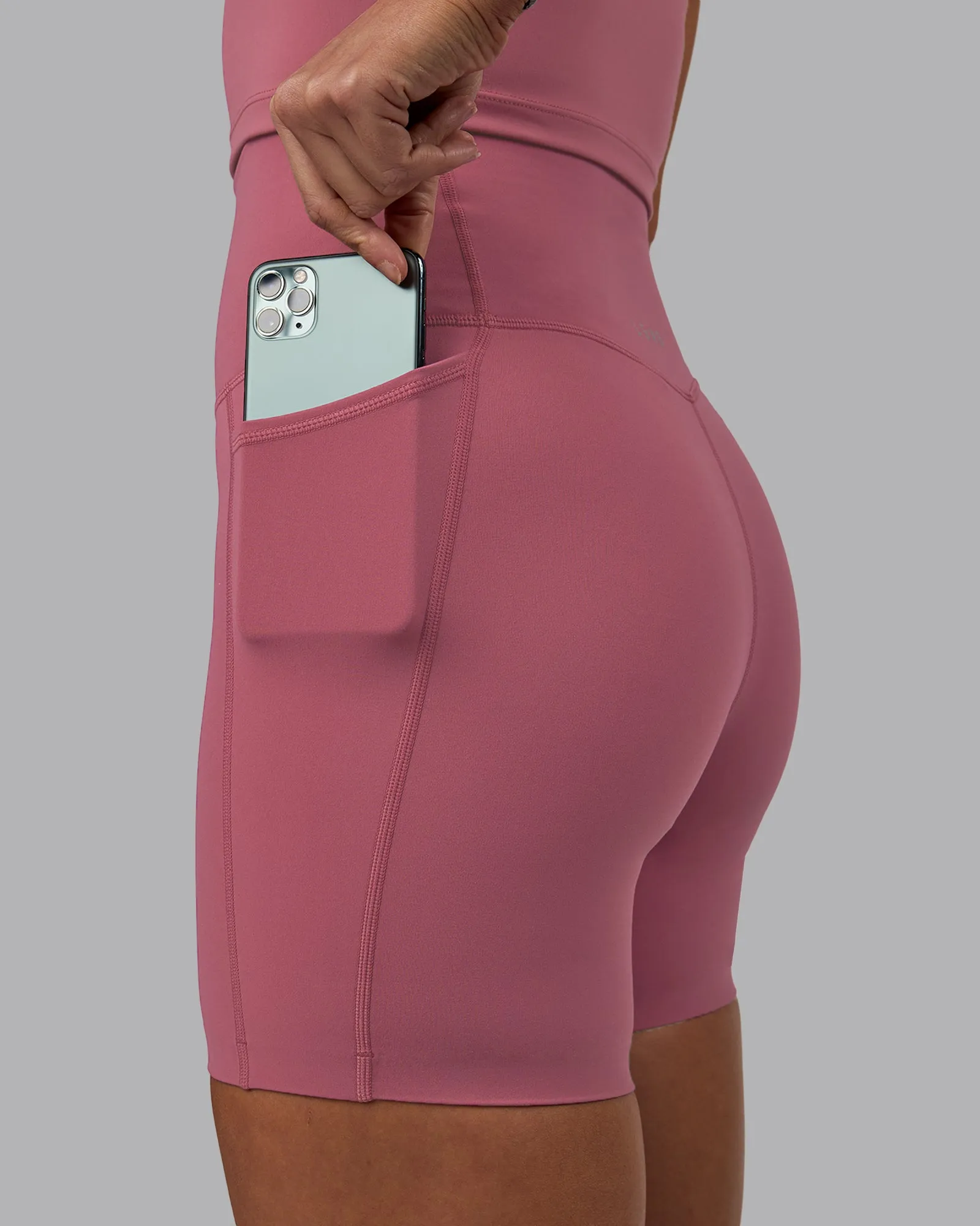 Elixir Mid Short Tight With Pockets - Mauve Haze