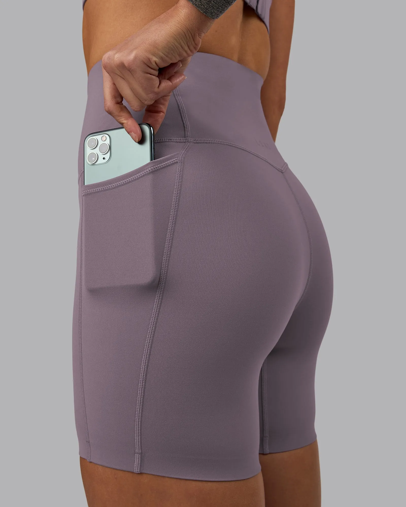 Elixir Mid Short Tight With Pockets - Purple Sage