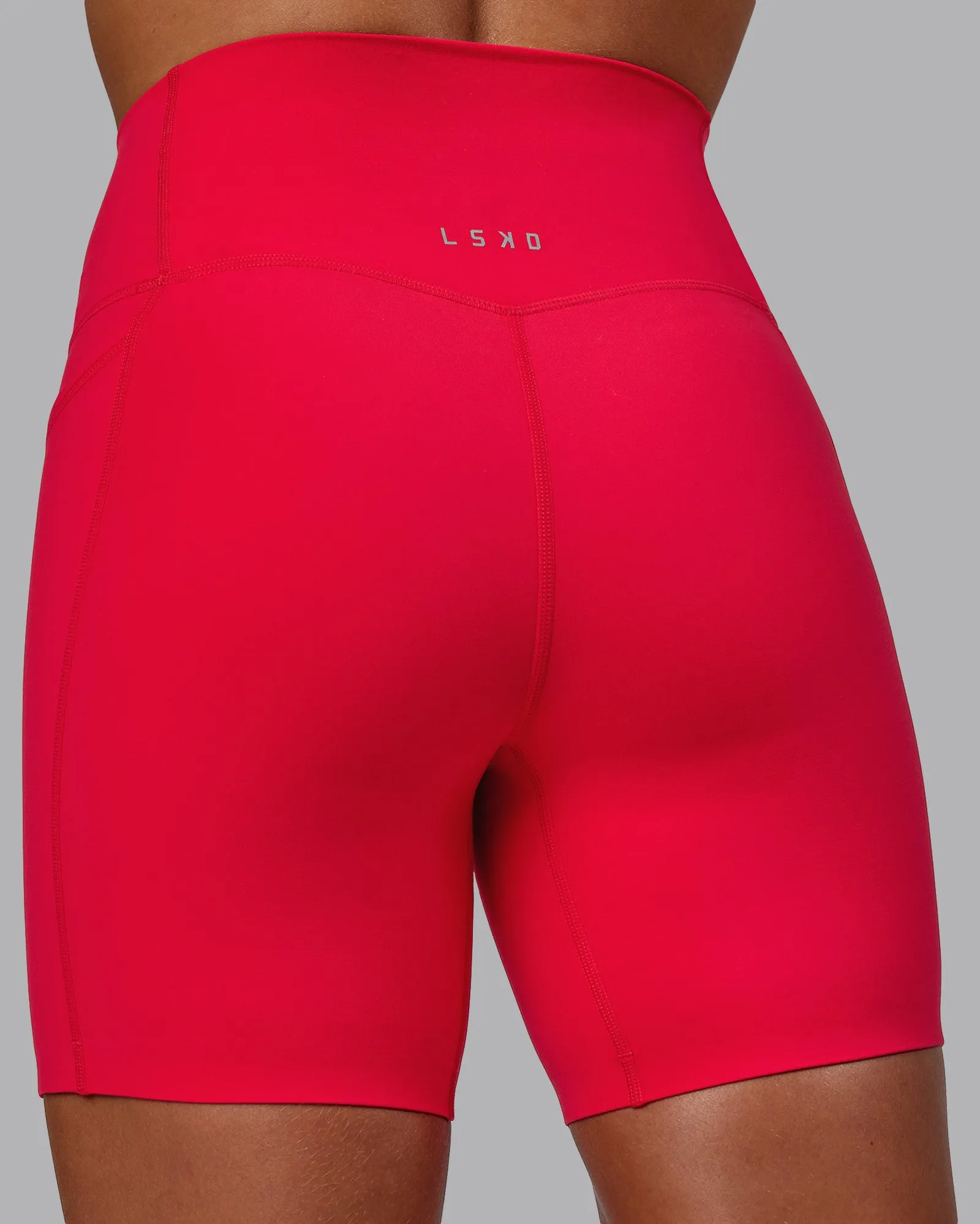 Elixir Mid Short Tight With Pockets - Scarlet