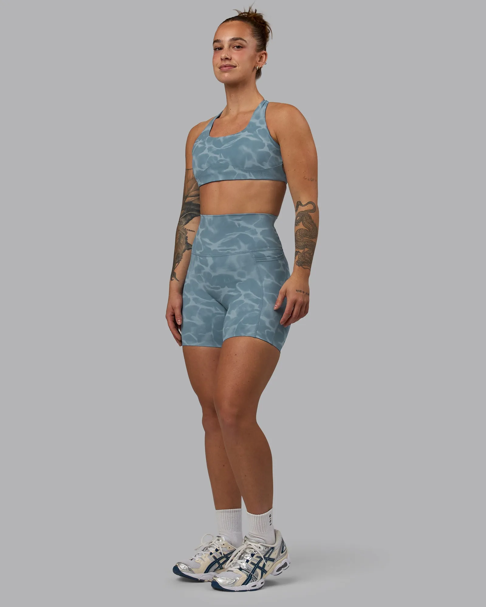 Elixir Mid Short Tight With Pockets - Tranquil-Elemental Blue
