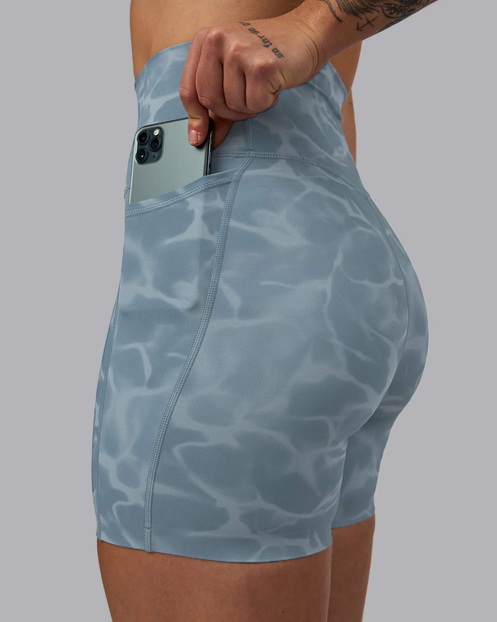 Elixir Mid Short Tight With Pockets - Tranquil-Elemental Blue