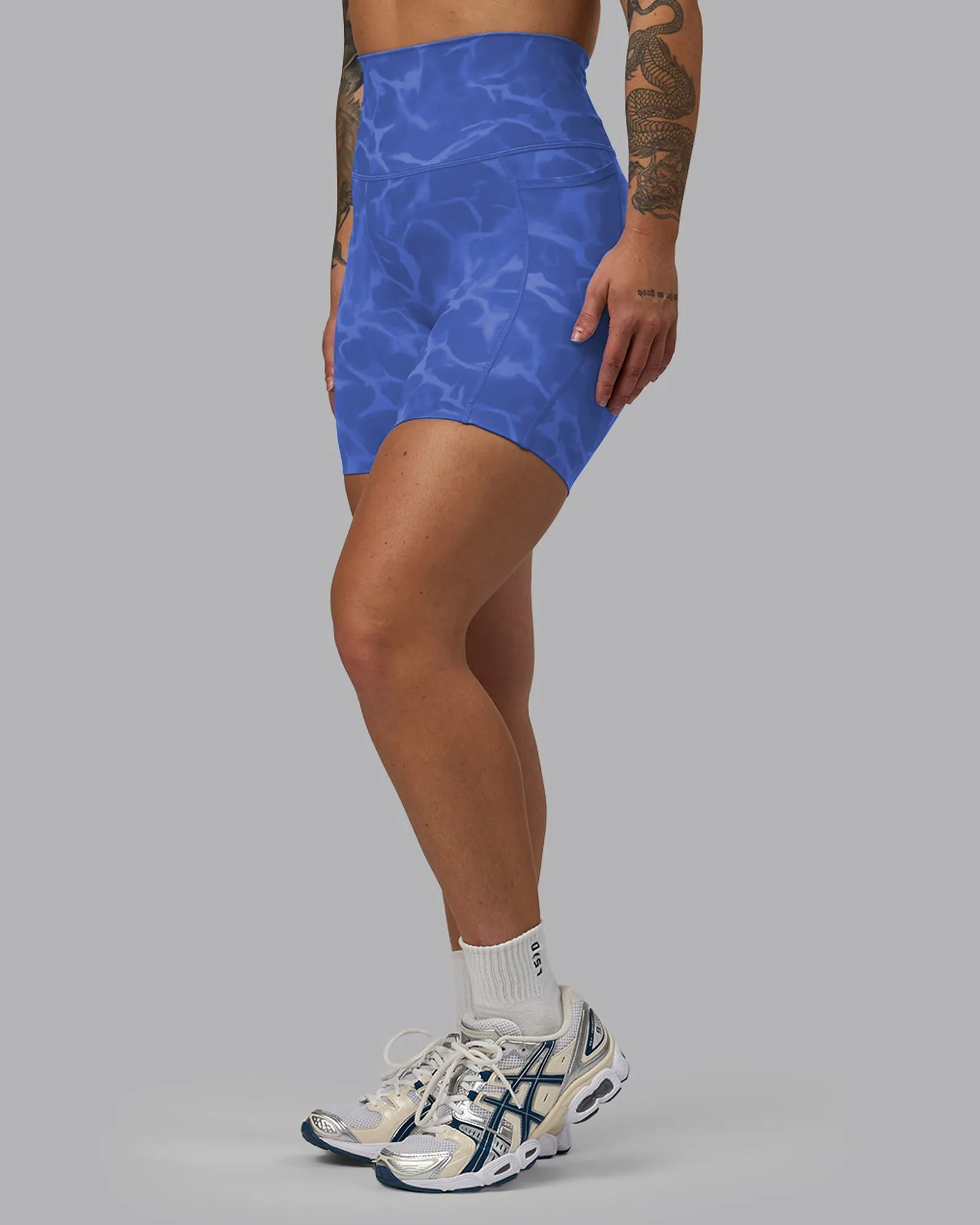 Elixir Mid Short Tight With Pockets - Tranquil-Power Cobalt