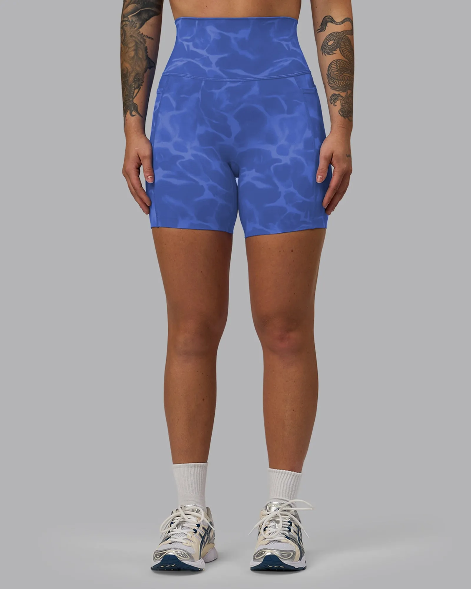Elixir Mid Short Tight With Pockets - Tranquil-Power Cobalt