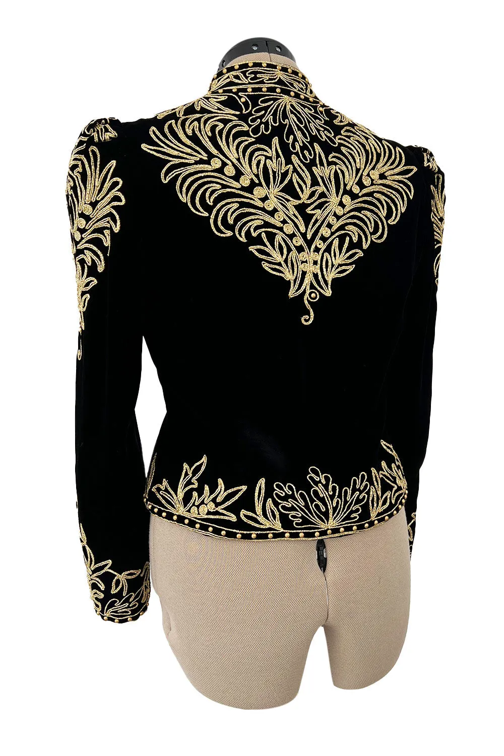 Exceptional 1980s Oscar de la Renta Black Velvet & Metallic Gold Cord Applique Jacket