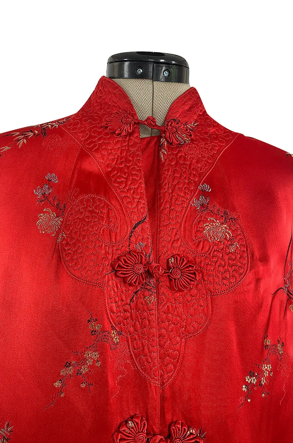 Gorgeous 1950s Red Silk Embroidered Asian Evening Coat w Top Stitched Cuffs & Collar