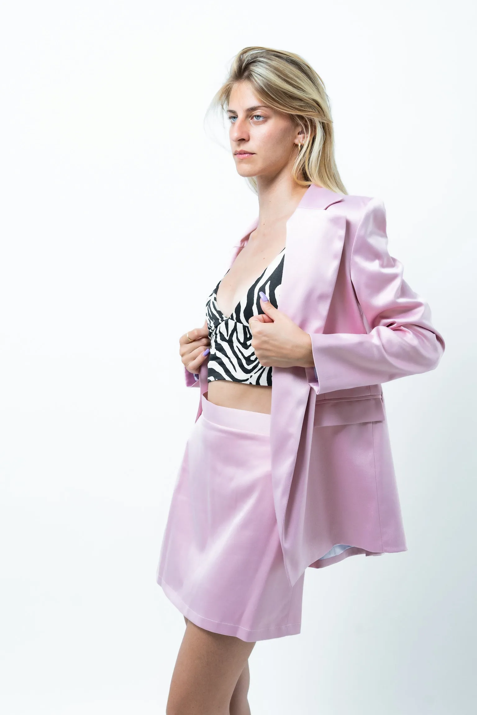 Im Glit : The Baby Pink Suit