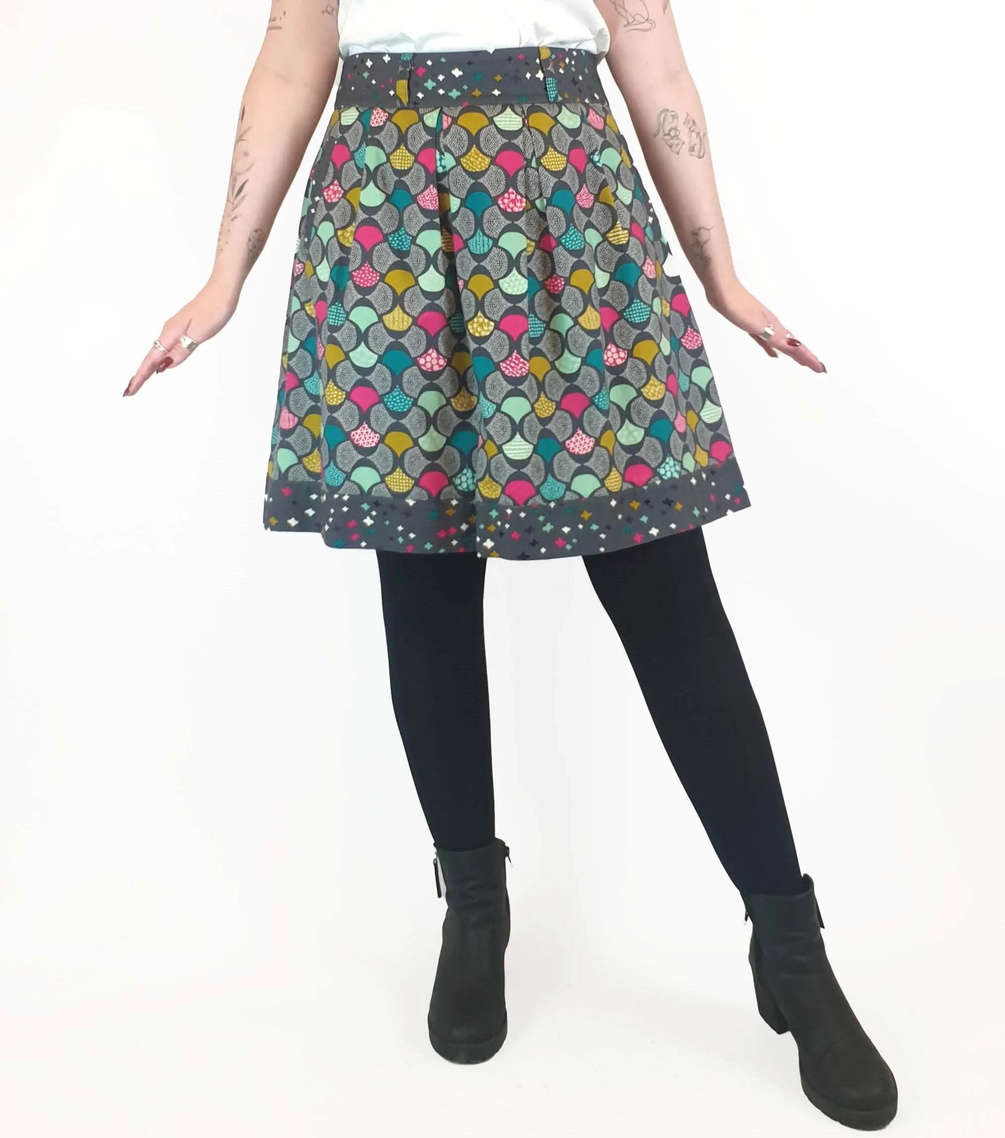 Made590 colourful print skirt size L, best fits 12-14