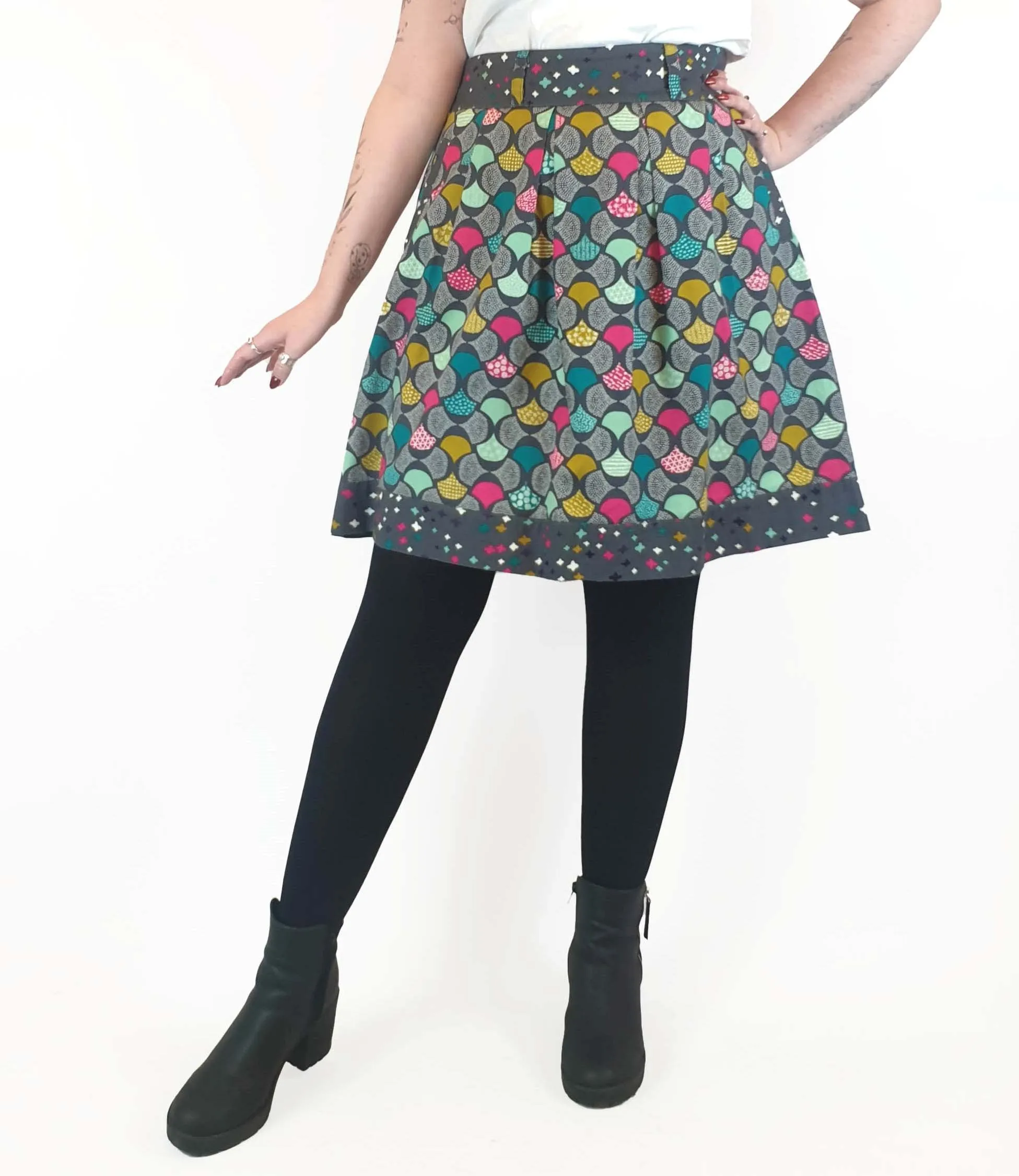 Made590 colourful print skirt size L, best fits 12-14