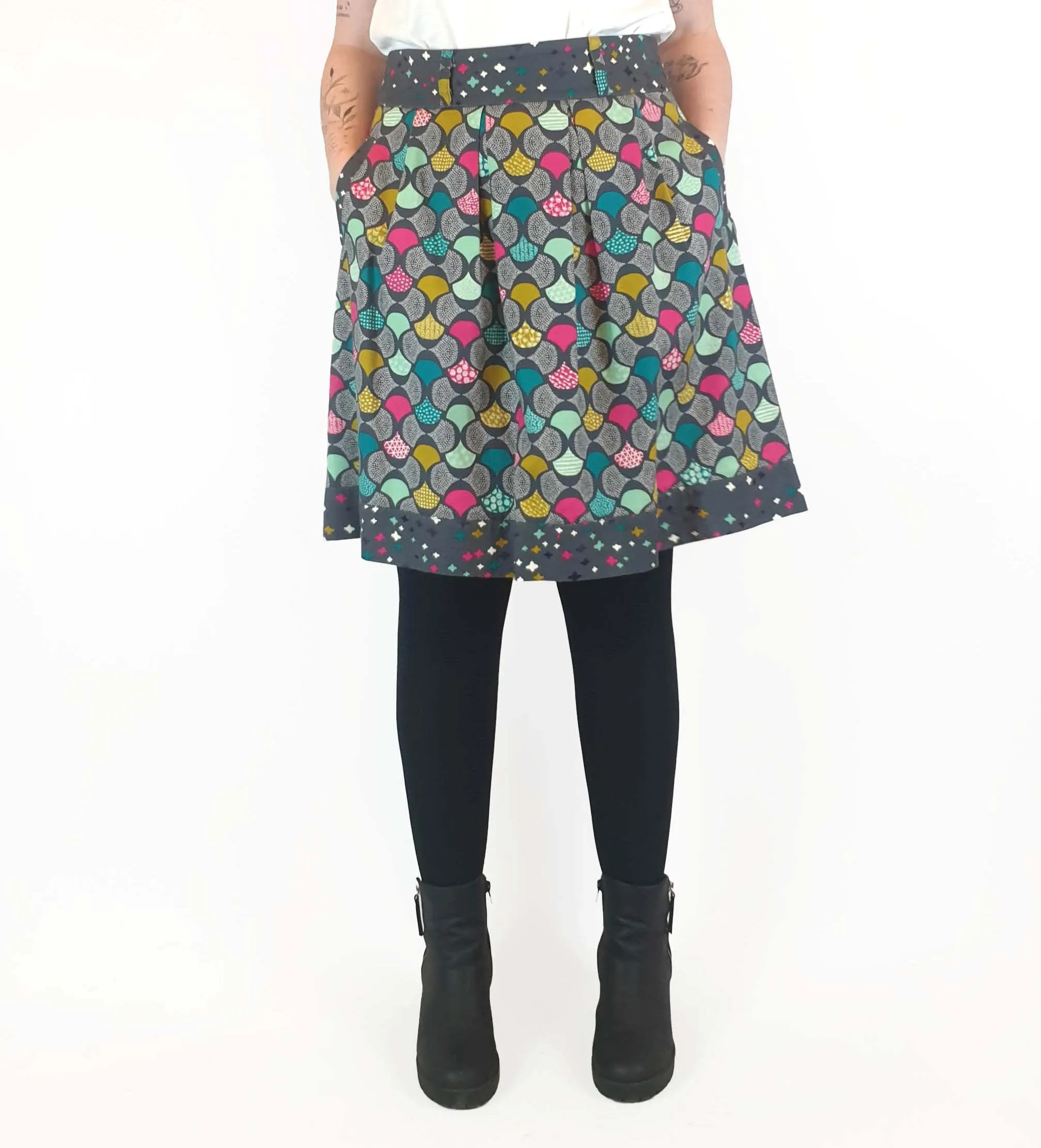 Made590 colourful print skirt size L, best fits 12-14