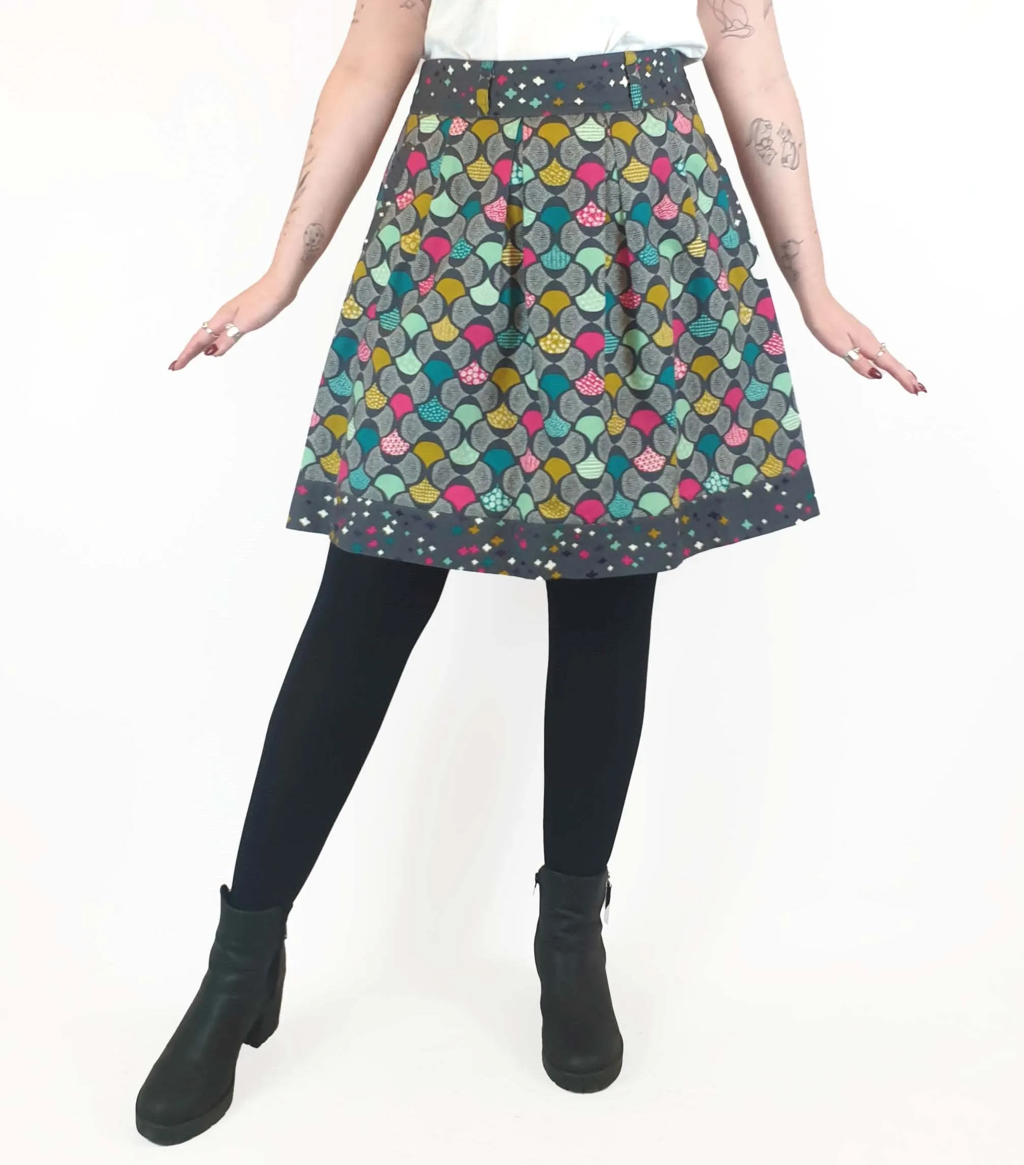 Made590 colourful print skirt size L, best fits 12-14