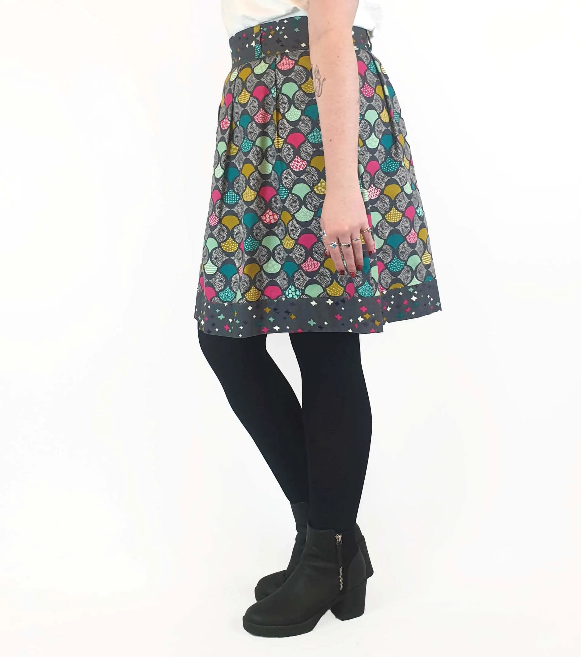 Made590 colourful print skirt size L, best fits 12-14