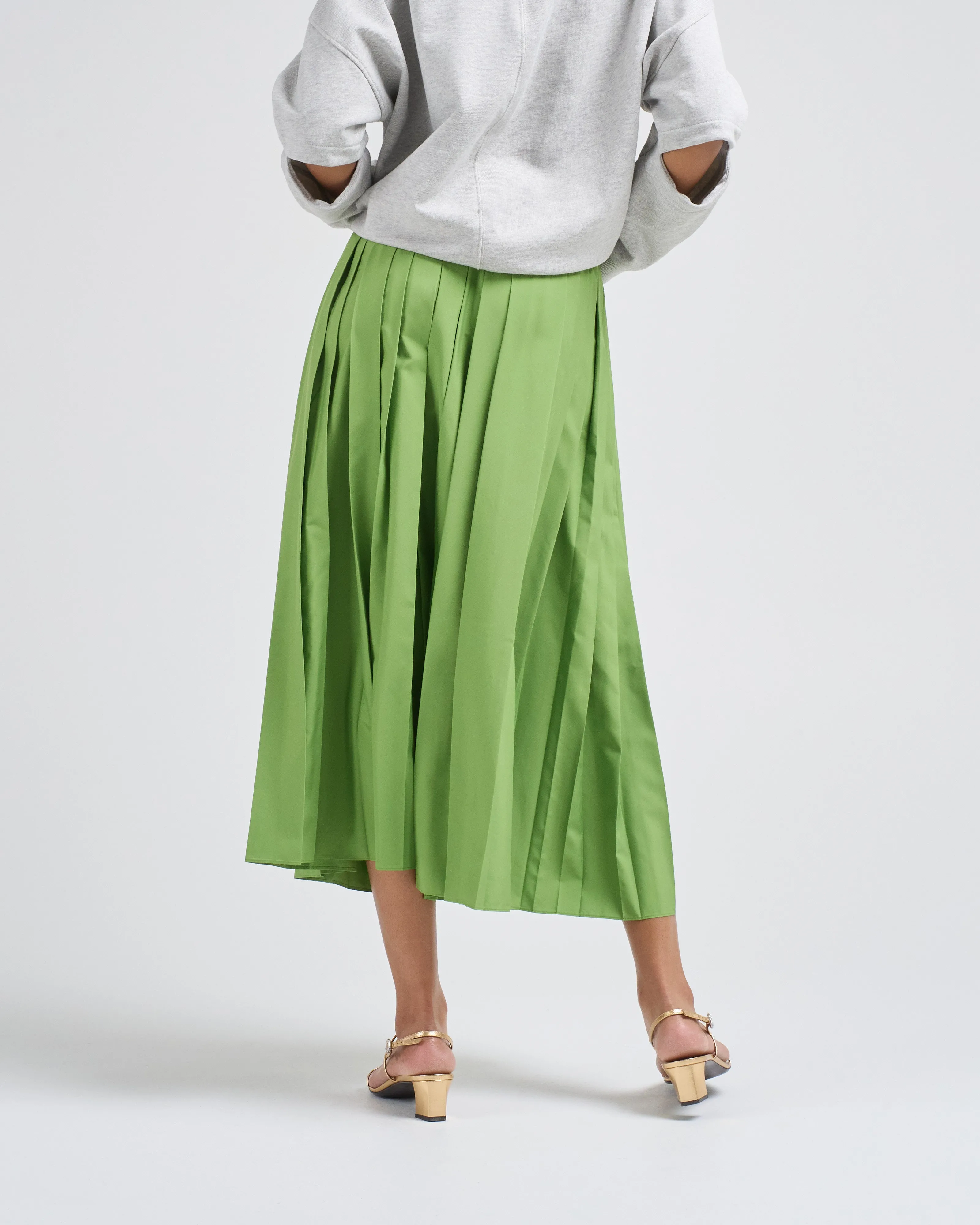 nylon pleated pull on skirt