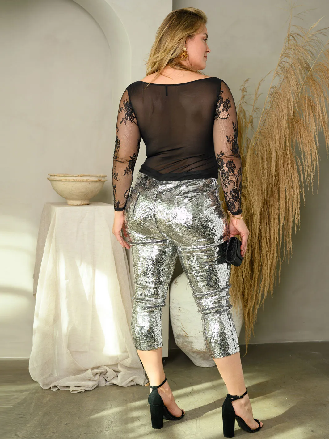 PLUS SIZE LONG SLEEVE LACE DETAIL BODYSUIT