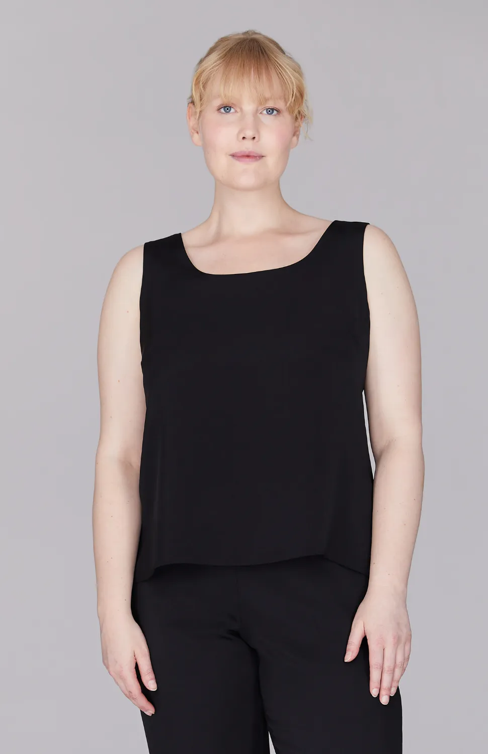 Silk Essential Scoop Neck Camisole