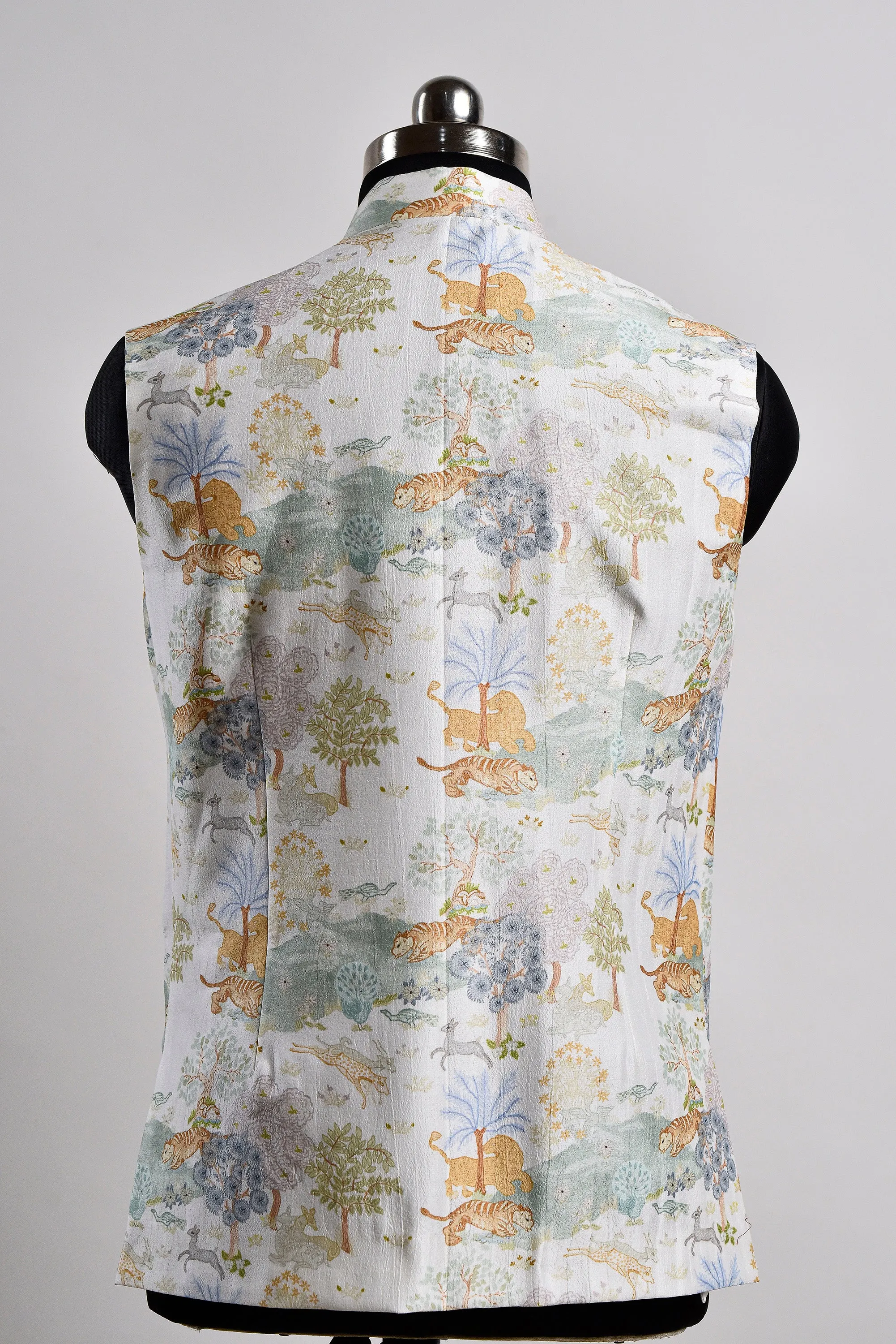 Tiger Crepe White Bandi